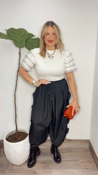 Blanc Élégance Sleeve Top