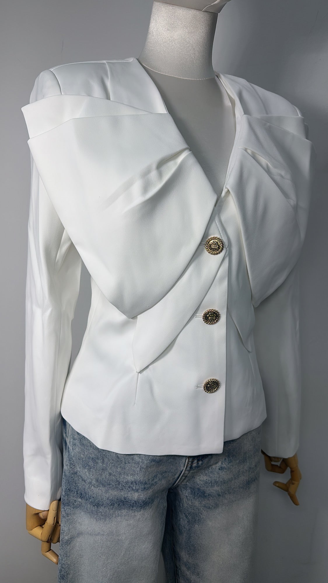 Gracia Chic White Top
