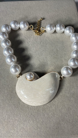 Pearl Shail Necklace