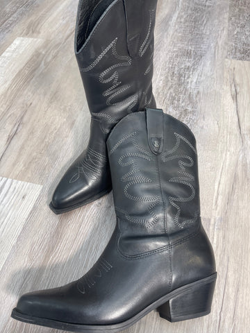 Black Genuine Leather Boots (Made in Brazil)
